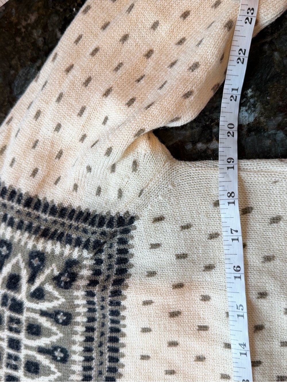 VTG 100% Wool Made in USA Fair Isle Norwegian Cardigan w Pink Buttons. EUC. - Picture 6 of 8